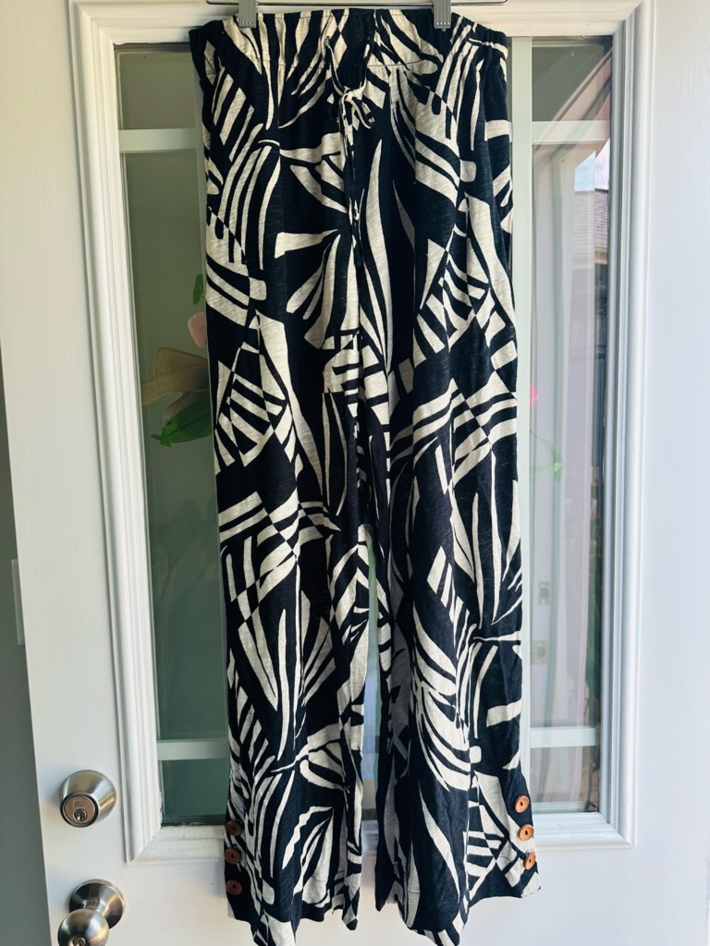 Tahari Women’s 2 piece Set Black Cream Tropical Top Pants Linen Resort M NWT - Picture 7 of 14